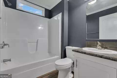 Bath - 109 Willow Dr E, Newnan, GA 30263 photo 4 of 4