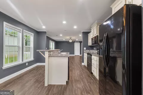 Kitchen - 109 Willow Dr E, Newnan, GA 30263 photo 2 of 6