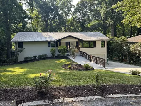2071 Luxuria Ct, Tucker, GA 30084