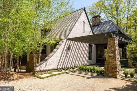 37 Swann Rdg, Chattahoochee Hills, GA 30268