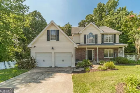 1220 Timber Walk Dr, Loganville, GA 30052