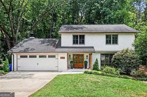 1711 W Nancy Creek Dr NE, Atlanta, GA 30319