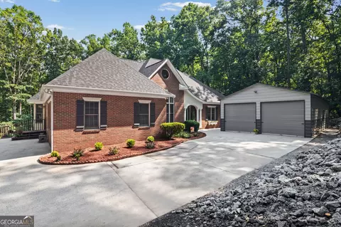 75 Waters Edge Ln, Newnan, GA 30263