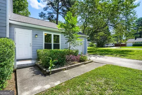2635 Meadow Bend Ct, Duluth, GA 30096 photo 2