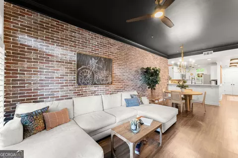 812 Creek View Ln, Roswell, GA 30075
