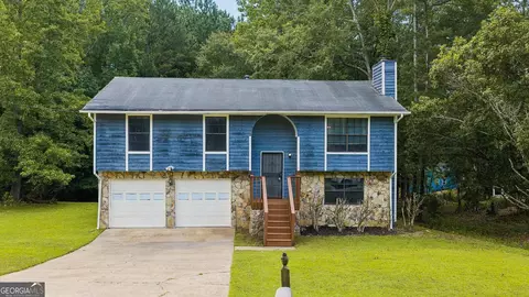 7055 Hania Dr, Fairburn, GA 30213