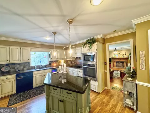 1018 Riverside Dr, Lagrange, GA 30240 photo 4