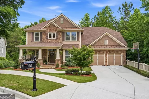 7476 Shady Glen Dr, Flowery Branch, GA 30542