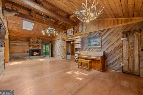 Living - 120 Bill Brown Rd, Jackson, GA 30233 photo 2 of 5