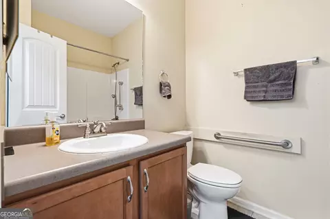 Bath - 40 Bellerive Ln, Covington, GA 30014 photo 1 of 2