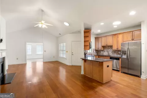 Living - 103 Brookhavenrun Cir, Duluth, GA 30097 photo 4 of 4