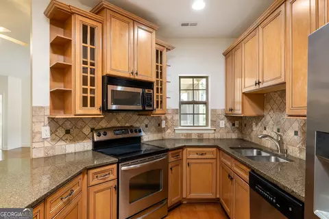 Kitchen - 103 Brookhavenrun Cir, Duluth, GA 30097 photo 2 of 3