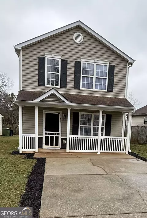 1607 Hallmark Hills Dr, Griffin, GA 30223