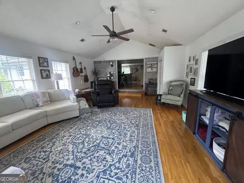 125 Windsor Dr, Cornelia, GA 30531 photo 5