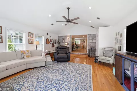 125 Windsor Dr, Cornelia, GA 30531 photo 11