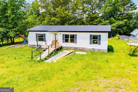 33 Holiday Dr, Carrollton, GA 30116