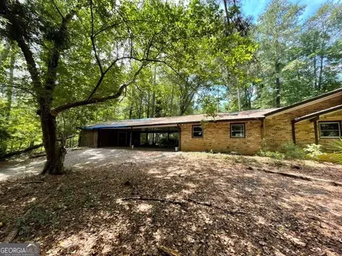 1319 Bermuda Rd, Stone Mountain, GA 30087