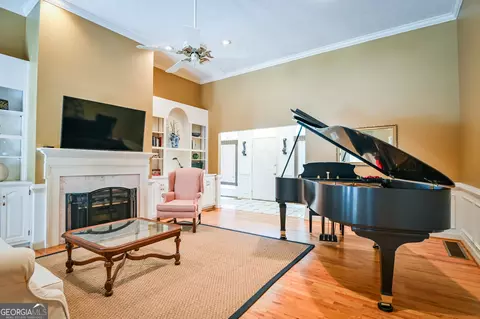 Living - 606 Higgins Rd, Jackson, GA 30233 photo 1 of 1
