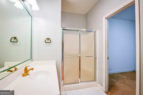Bath - 606 Higgins Rd, Jackson, GA 30233 photo 2 of 5