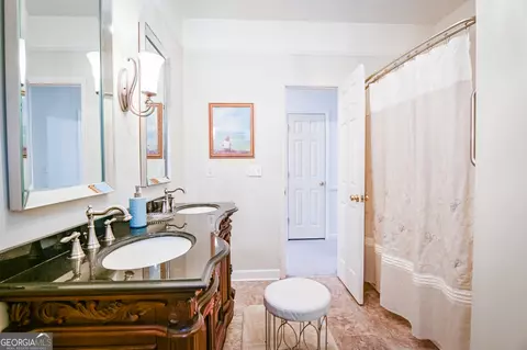 Bath - 606 Higgins Rd, Jackson, GA 30233 photo 5 of 5