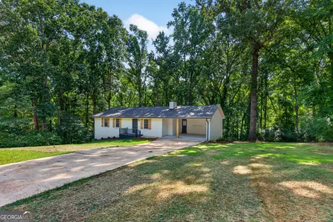 Exterior - 126 N Lake Dr, Lagrange, GA 30240 photo 1 of 5