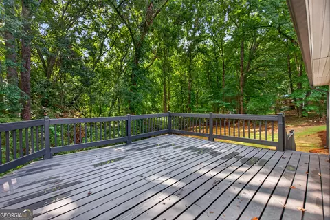 Exterior - 126 N Lake Dr, Lagrange, GA 30240 photo 3 of 5