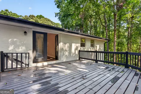 Exterior - 126 N Lake Dr, Lagrange, GA 30240 photo 4 of 5