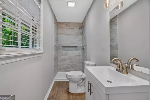 Bath - 126 N Lake Dr, Lagrange, GA 30240 photo 1 of 3
