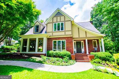 150 Laurel Lakes Dr, Carrollton, GA 30116