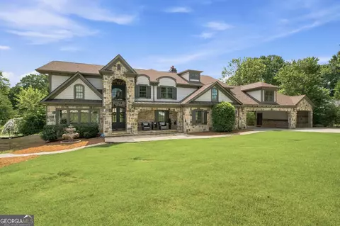 570 Creekwood Dr, Marietta, GA 30068