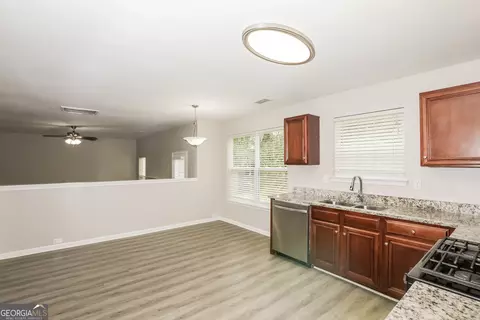 Kitchen - 11627 Kades Trl, Hampton, GA 30228 photo 1 of 2