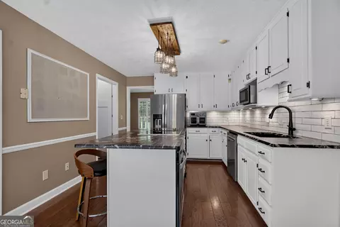 Kitchen - 552 Newton Rd, Lagrange, GA 30240 photo 5 of 6