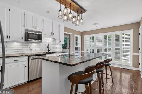Kitchen - 552 Newton Rd, Lagrange, GA 30240 photo 3 of 6