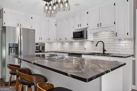 Kitchen - 552 Newton Rd, Lagrange, GA 30240 photo 4 of 6