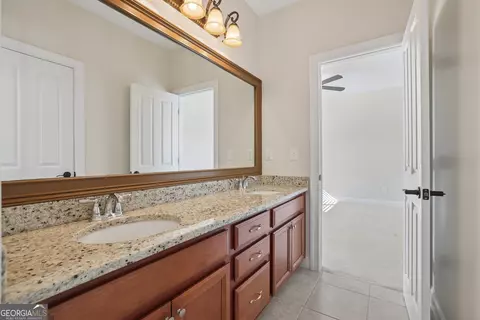 Bath - 6195 Read Rd, Suwanee, GA 30024 photo 4 of 5