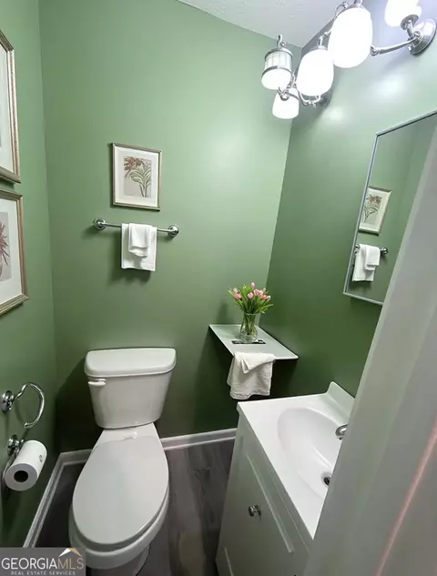 Bath - 201 Baugh St, Lagrange, GA 30241 photo 2 of 2
