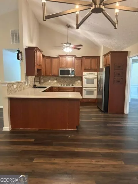 Kitchen - 1622 Audreys Rdg, Monroe, GA 30656 photo 3 of 3