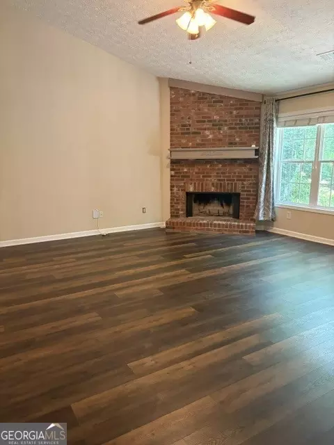 Living - 1622 Audreys Rdg, Monroe, GA 30656 photo 4 of 4
