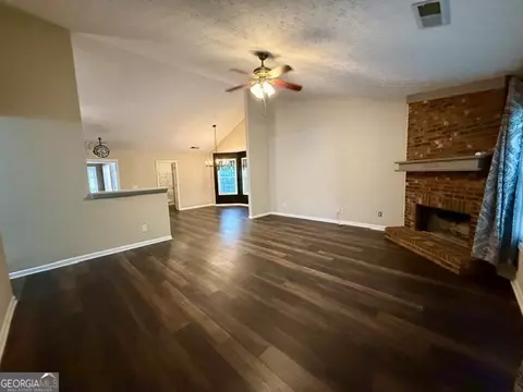 Living - 1622 Audreys Rdg, Monroe, GA 30656 photo 1 of 4