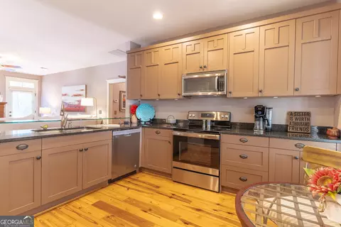Kitchen - 6 Royal Oak Dr, Athens, GA 30607 photo 4 of 4