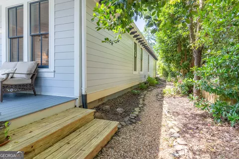 Exterior - 6 Royal Oak Dr, Athens, GA 30607 photo 6 of 10