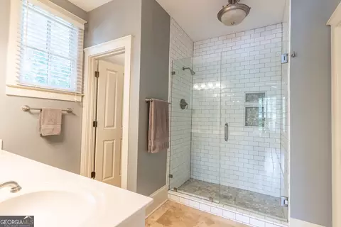 Bath - 6 Royal Oak Dr, Athens, GA 30607 photo 1 of 3