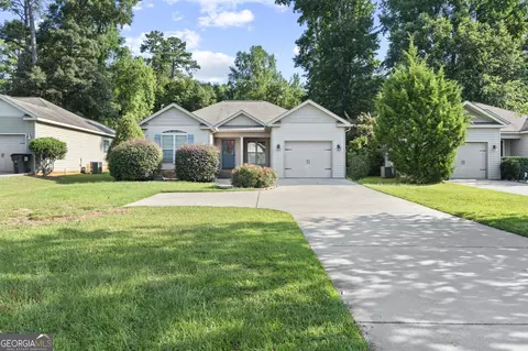 504 Leisure Lake Dr, Warner Robins, GA 31088