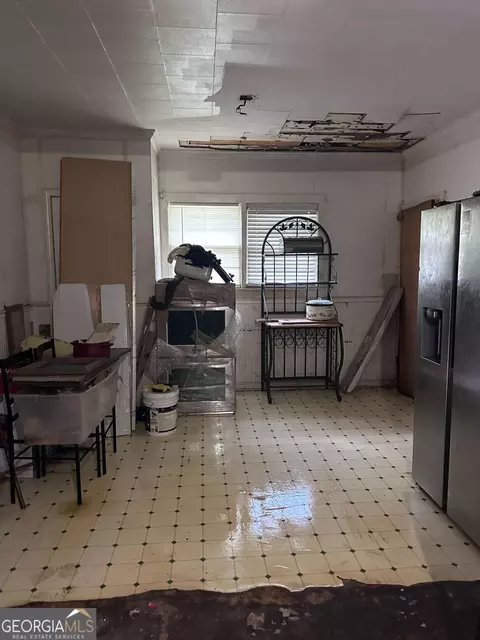 Kitchen - 3402 Maple Rd SE, Lindale, GA 30147 photo 3 of 3