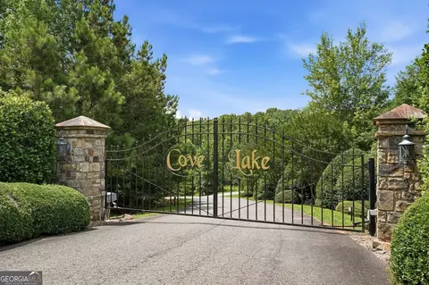141 Cove Lake Dr, Marble Hill, GA 30148