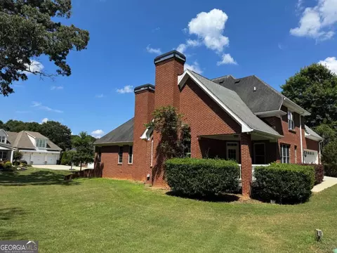 Exterior - 130 Wickham Dr, Tyrone, GA 30290 photo 2 of 3