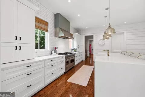 Kitchen - 220 Audreys Way, Suwanee, GA 30024 photo 6 of 8