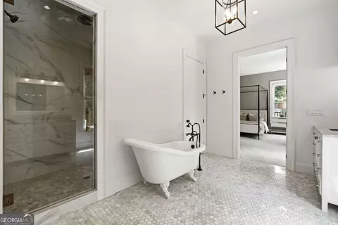 Bath - 220 Audreys Way, Suwanee, GA 30024 photo 5 of 9