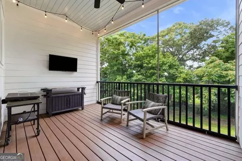 Exterior - 220 Audreys Way, Suwanee, GA 30024 photo 5 of 12