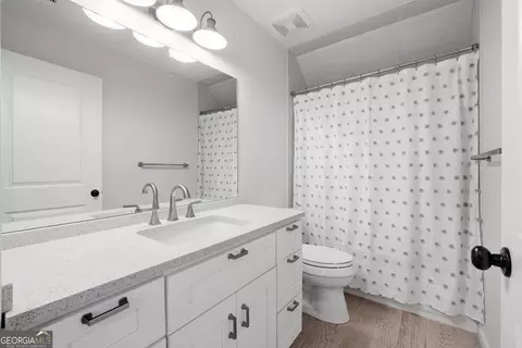 Bath - 220 Audreys Way, Suwanee, GA 30024 photo 7 of 9
